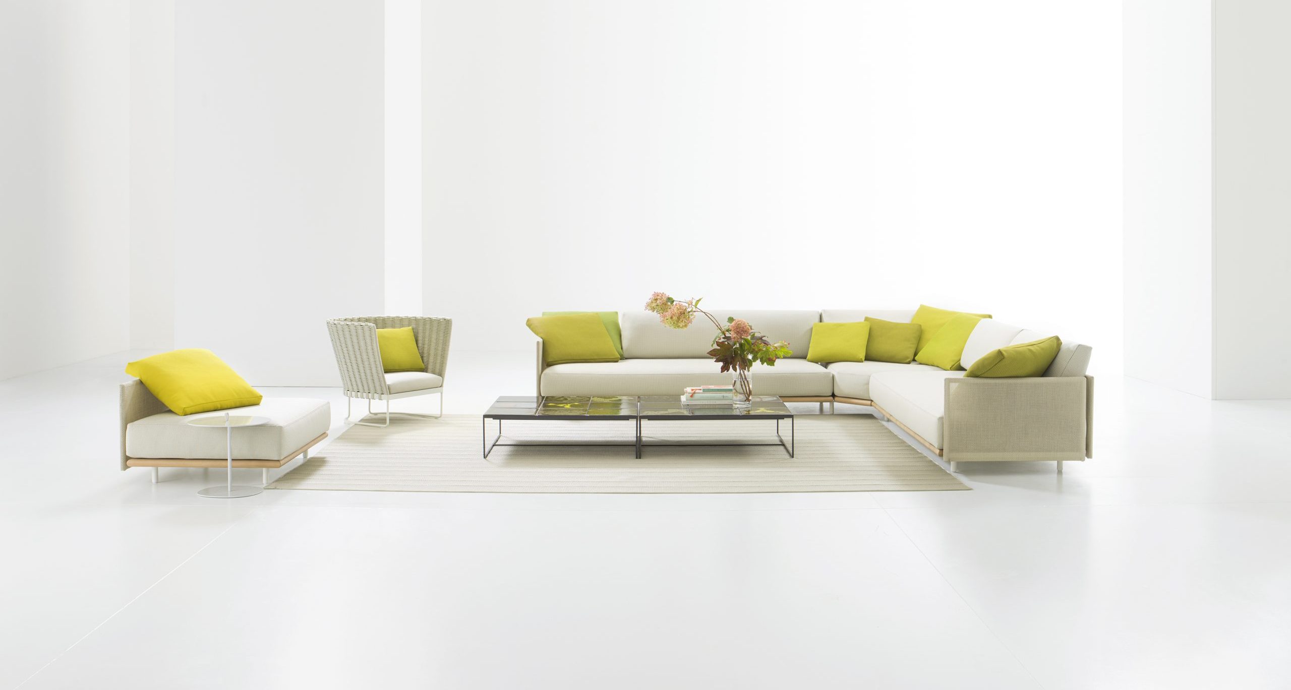 Questa immagine ha l'attributo alt vuoto; il nome del file è Harbour-composizione-scaled-e1623415901323-1024x548.jpg